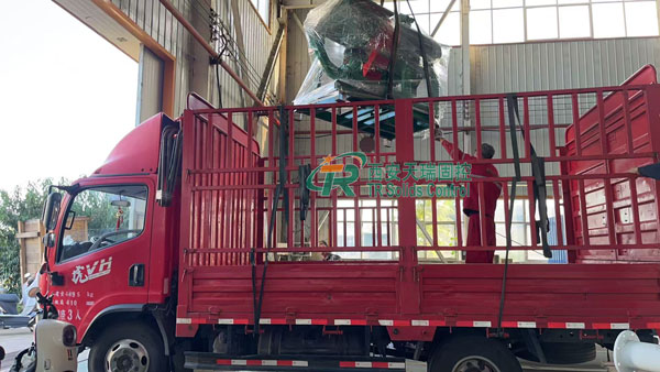 天瑞固控的泥漿剪切泵裝車中 天瑞固控的泥漿剪切泵裝車中