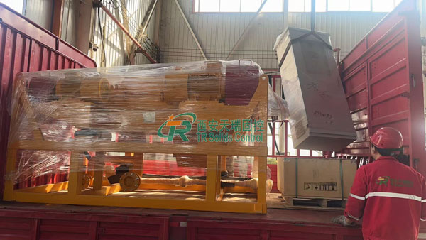 鉆井液變頻離心機(jī)-450型臥螺離心機(jī)發(fā)貨